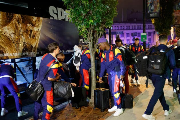 The Spanish players will arrive at their team hotel in New York, USA, 15 July 2026. The Spanish national team, Nationalteam arrives at its team hotel in New York !ACHTUNG: NUR REDAKTIONELLE NUTZUNG!  Copyright: xLavandeiraxJrx AME9752 20260716-55020905646_1