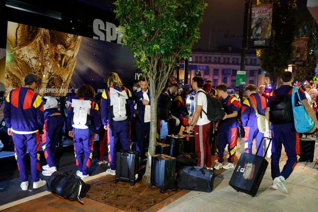 The Spanish players will arrive at their team hotel in New York, USA, 15 July 2026. The Spanish national team, Nationalteam arrives at its team hotel in New York !ACHTUNG: NUR REDAKTIONELLE NUTZUNG!  Copyright: xLavandeiraxJrx AME9750 20260716-55020905647_1