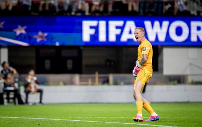 Atlanta, USA 15th Jul 2026. Goal celebration: Jordan Pickford (ENG) provoking Argentine Fans England - Argentina World Cup England - Argentinien 15.07.2026 *** Atlanta, USA, July 15, 2026: Jordan Pickford s goal celebration provokes Argentine fans; England vs. Argentina, World Cup; England vs. Argentina, July 15, 2026