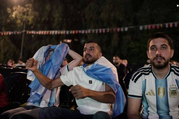 July 15, 2026, Ramat-Gan, Israel: RAMAT GAN, ISRAEL oÃ¢ JULY 15, 2026: People gather at an open-air amphitheatre in the National Park in Ramat Gan, Israel, to watch the FIFA World Cup, WM, Weltmeisterschaft, Fussball 2026 semi-final match between England and Argentina on a giant screen on July 15, 2026. The public viewing drew football fans who followed the match together as part of the tournament celebrations. JNA PRESS Ramat-Gan Israel  - ZUMAq101 20260715_zna_q101_243 Copyright: xTomerxNeubergx Fans Watch England-Argentina World Cup Semi-Final In Ramat Gan  - ZUMA0861 0861754305st Copyright: xIMAGO TomerxNeubergx