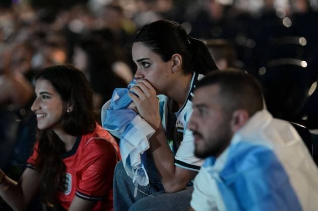 July 15, 2026, Ramat-Gan, Israel: RAMAT GAN, ISRAEL oÃ¢ JULY 15, 2026: People gather at an open-air amphitheatre in the National Park in Ramat Gan, Israel, to watch the FIFA World Cup, WM, Weltmeisterschaft, Fussball 2026 semi-final match between England and Argentina on a giant screen on July 15, 2026. The public viewing drew football fans who followed the match together as part of the tournament celebrations. JNA PRESS Ramat-Gan Israel  - ZUMAq101 20260715_zna_q101_247 Copyright: xTomerxNeubergx Fans Watch England-Argentina World Cup Semi-Final In Ramat Gan  - ZUMA0861 0861754630st Copyright: xIMAGO TomerxNeubergx