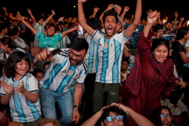 July 16, 2026, Dhaka, Bangladesh: People are cheering after Argentina scored a goal against England at the University of Dhaka campus during the FIFA World Cup, WM, Weltmeisterschaft, Fussball 2026. Fifa World Cup 2026 Argentina Vs England  - ZUMAa130 0861771816st Copyright: xKMxAsadx