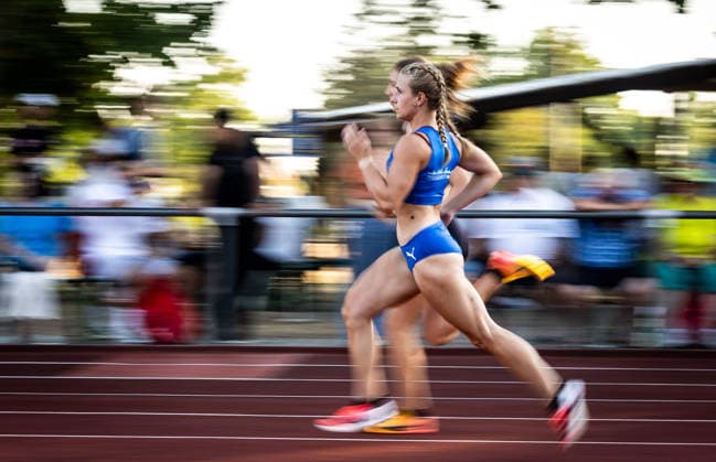 Abendsportfest Pfungstadt; Pfungstadt, 15.07.2026 Impression: Pia Briger (GER TSV SCHOTT Mainz) kurz nach dem Start ihres 800m-Laufs; Abendsportfest Pfungstadt am 15.07.2026 im TSV-Stadion in Pfungstadt (Hessen). *** Pfungstadt Evening Sports Meet, Pfungstadt, July 15, 2026 Photo by Pia Briger GER TSV SCHOTT Mainz shortly after the start of her 800-meter race at the Pfungstadt Evening Sports Festival on July 15, 2026, at the TSV Stadium in Pfungstadt, Hesse Copyright: xBEAUTIFULxSPORTS R.xSchmittx