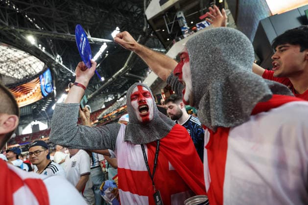 Sport Themen der Woche KW29 England v Argentina 15 July 2026, Atlanta - FIFA World Cup, WM, Weltmeisterschaft, Fussball Football - Semi-Final - England v Argentina - England fans dressed as templar knights - Photo: Charlotte Wilson Offside. Atlanta USA *** England gegen Argentinien, 15. Juli 2026, Atlanta, Halbfinale der FIFA-Fußball-Weltmeisterschaft: England gegen Argentinien – England-Fans als Templer verkleidet. Foto: Charlotte Wilson, Offside, Atlanta, USA  Copyright: xCharlottexWilsonx xOffsidexOffside