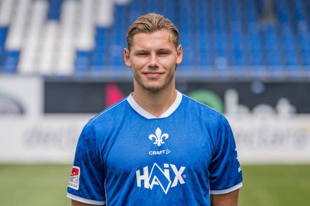 15.07.2026, xfux, Fussball 2.Bundesliga, SV Darmstadt 98 Fototermin Saison 2026 2027 - Porträttermin 2026 2027, v.l. Fynn-Luca Fynn Luca Lakenmacher (SV Darmstadt 98) zautz Darmstadt *** July 15, 2026, xfux, Soccer 2. Bundesliga, SV Darmstadt 98 Photo Shoot for the 2026–2027 Season, Portrait Session 2026–2027, from left: Fynn Luca, Fynn Luca Lakenmacher, SV Darmstadt 98, Zautz, Darmstadt