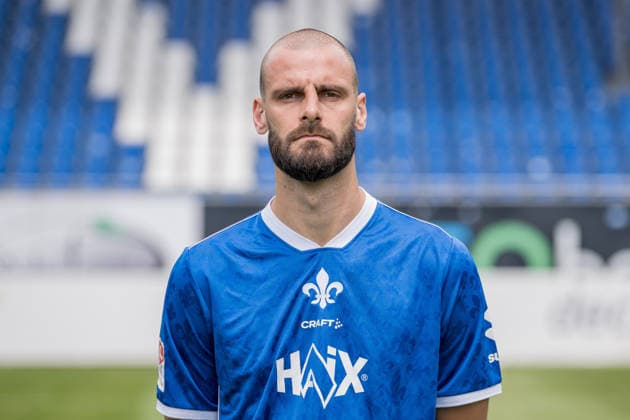 15.07.2026, xfux, Fussball 2.Bundesliga, SV Darmstadt 98 Fototermin Saison 2026 2027 - Porträttermin 2026 2027, v.l. Aleksandar Vukotic (SV Darmstadt 98) Darmstadt *** July 15, 2026, xfux, Soccer, 2. Bundesliga, SV Darmstadt 98 Photo Shoot for the 2026–2027 Season, Portrait Session for the 2026–2027 Season, from left: Aleksandar Vukotic, SV Darmstadt 98, Darmstadt