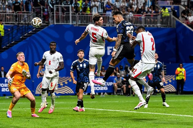 ATLANTA, GEORGIA - JULY 15: Lautaro Martinez of Argentina heads the ball to score his team s second goal to make it 1-2 during the FIFA World Cup, WM, Weltmeisterschaft, Fussball 2026 Semi Final match between England and Argentina at Atlanta Stadium on July 15, 2026 in Atlanta, Georgia.  Copyright: xMBxMediax