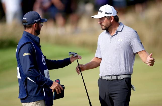 154th Open Golf Championships - Round 1 Andrew Novak of the USA talks to his caddie during Round 1 at the British Open Golf Championships at Royal Birkdale in Southport, Britain, 16 July 2026. SOUTHPORT United Kingdom  Copyright: xADAMxVAUGHANx
