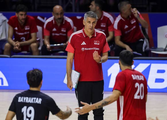 Men s Volleyball Nations League - Belgrade 2026 Turkey s head coach Slobodan Kovac during the MenÕs Volleyball Nations League Pool 7 match between Serbia and Turkiye at Belgrade Arena on July 15, 2026 in Belgrade, Serbia. Belgrade Serbia Copyright: xSrdjanxStevanovicx x