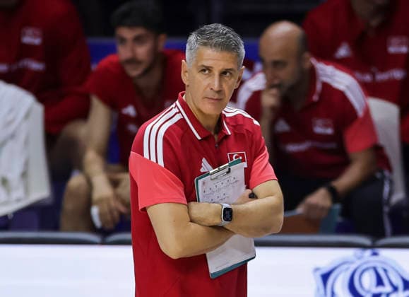 Men s Volleyball Nations League - Belgrade 2026 Turkey s head coach Slobodan Kovac during the MenÕs Volleyball Nations League Pool 7 match between Serbia and Turkiye at Belgrade Arena on July 15, 2026 in Belgrade, Serbia. Belgrade Serbia Copyright: xSrdjanxStevanovicx x