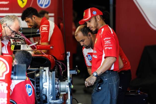 Lewis Hamilton (Scuderia Ferrari HP, 44) mit Mechanikern in der Box, Grosser Preis von Belgien, Motorsport, Formel 1, Saison 2026, 16.07.2026 Grosser Preis von Belgien, Motorsport, Formel 1, Saison 2026, 16.07.2026 Spa Franchorchamps *** Lewis Hamilton, Scuderia Ferrari, No. 44, with mechanics in the pit, Belgian Grand Prix, motorsports, Formula 1, 2026 season, July 16, 2026, Belgian Grand Prix, motorsports, Formula 1, 2026 season, July 16, 2026, Spa-Francorchamps Copyright: xEibner-Pressefoto AlexanderxNeisx EP_ANS