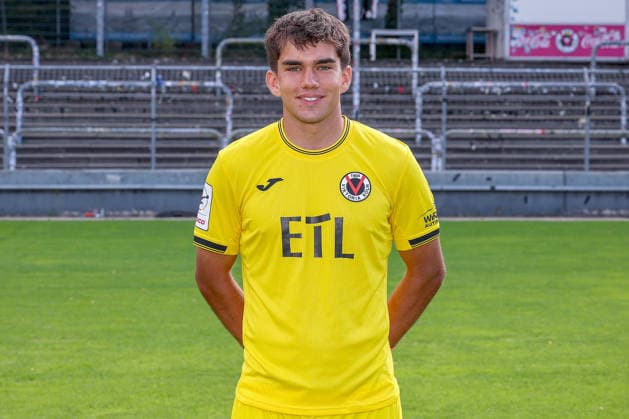 Oskar Hill; FC Viktoria Köln 1904 e.V.; 3.Liga, Porträttermin 2026 2027 am 16.07.2026 im Sportpark Höhenberg Nordrhein-Westfalen Deutschland *** Oskar Hill FC Viktoria Köln 1904 e.V., 3. Liga, Photo Shoot 2026–2027 on July 16, 2026, at Sportpark Höhenberg, North Rhine-Westphalia, Germany