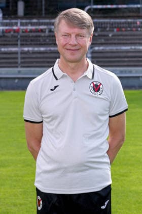 Vereinsarzt Dr. Eduard Gorr; FC Viktoria Köln 1904 e.V.; 3.Liga, Porträttermin 2026 2027 am 16.07.2026 im Sportpark Höhenberg Nordrhein-Westfalen Deutschland *** Club Doctor Dr. Eduard Gorr, FC Viktoria Köln 1904 e.V. (3rd Division), photo shoot for the 2026–2027 season on July 16, 2026, at Sportpark Höhenberg, North Rhine-Westphalia, Germany