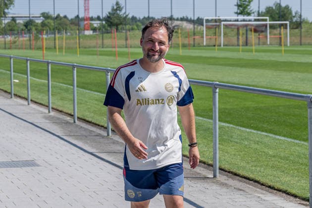 Jose Barcala (Chef-Trainer, FC Bayern Muenchen Frauen) FC Bayern Muenchen Frauen, Fussball, Google Pixel Frauen-Bundesliga, Trainingseinheit, Saison 2026 2027, 16.07.2026. Foto: HMB Media Franz Feiner *** Jose Barcala, Head Coach, FC Bayern Munich Women, FC Bayern Munich Women, Soccer, Google Pixel Women s Bundesliga, Training Session, 2026–2027 Season, July 16, 2026, Photo by HMB Media, Franz Feiner Copyright: HMBxMedia FranzxFeiner