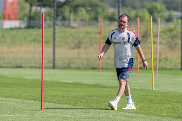 Jose Barcala (Chef-Trainer, FC Bayern Muenchen Frauen) FC Bayern Muenchen Frauen, Fussball, Google Pixel Frauen-Bundesliga, Trainingseinheit, Saison 2026 2027, 16.07.2026. Foto: HMB Media Franz Feiner *** Jose Barcala, Head Coach, FC Bayern Munich Women, FC Bayern Munich Women, Soccer, Google Pixel Women s Bundesliga, Training Session, 2026–2027 Season, July 16, 2026, Photo: HMB Media, Franz Feiner Copyright: HMBxMedia FranzxFeiner
