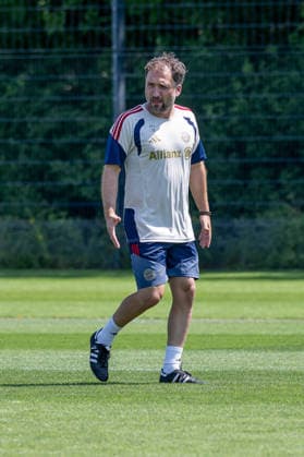 Jose Barcala (Chef-Trainer, FC Bayern Muenchen Frauen) FC Bayern Muenchen Frauen, Fussball, Google Pixel Frauen-Bundesliga, Trainingseinheit, Saison 2026 2027, 16.07.2026. Foto: HMB Media Franz Feiner *** Jose Barcala, Head Coach, FC Bayern Munich Women, FC Bayern Munich Women, Soccer, Google Pixel Women s Bundesliga, Training Session, 2026–2027 Season, July 16, 2026, Photo: HMB Media, Franz Feiner Copyright: HMBxMedia FranzxFeiner