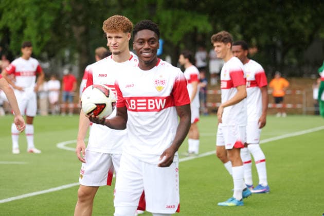 2026.07.16, Deutschland, Stuttgart, Fußball VfB Stuttgart Trainingsauftakt, Justin Tiehl *** July 16, 2026, Germany, Stuttgart, Soccer: VfB Stuttgart Starts Training, Justin Tiehl
