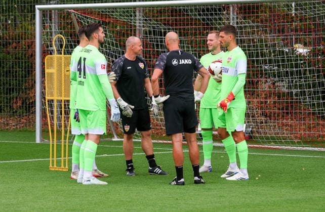 2026.07.16, Deutschland, Stuttgart, Fußball VfB Stuttgart Trainingsauftakt, Dennis Seimen *** July 16, 2026, Germany, Stuttgart, Soccer: VfB Stuttgart Starts Training, Dennis Seimen