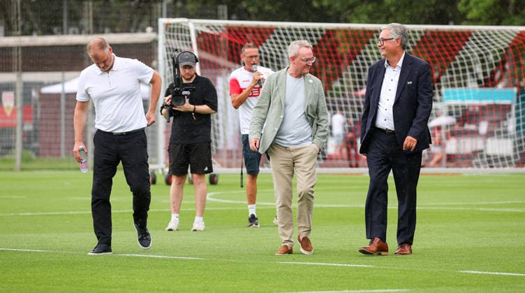 2026.07.16, Deutschland, Stuttgart, Fußball VfB Stuttgart Trainingsauftakt, v.l. Vorstand Fabian Wohlgemuth, Vorstand Alexander Wehrle, VfB Präsident Dietmar Allgaier *** July 16, 2026, Germany, Stuttgart, Soccer: VfB Stuttgart Kicks Off Training Season; from left: Fabian Wohlgemuth, Director of Sports; Alexander Wehrle, Board Member; Dietmar Allgaier, VfB President