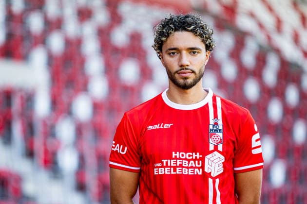 16.07.2026, GER, Fussball, Maenner, Saison 26 27, Regionalliga Nordost, FC Rot-Weiss Erfurt Media Day Presstermin Fototermin Pablo Santana Soares (FC Rot-Weiss Erfurt) 99096 Erfurt Steigerwaldstadion Rasenplatz Thueringen Deutschland *** July 16, 2026, GER, Soccer, Men, Season 26–27, Regionalliga Northeast, FC Rot-Weiss Erfurt Media Day Press Conference Photo Op Pablo Santana Soares FC Rot-Weiss Erfurt 99096 Erfurt Steigerwaldstadion Grass Field Thuringia Germany