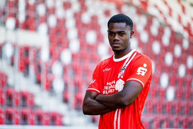 16.07.2026, GER, Fussball, Maenner, Saison 26 27, Regionalliga Nordost, FC Rot-Weiss Erfurt Media Day Presstermin Fototermin Jean-Philippe Njike Nana (FC Rot-Weiss Erfurt) 99096 Erfurt Steigerwaldstadion Rasenplatz Thueringen Deutschland *** July 16, 2026, GER, Soccer, Men, Season 26–27, Regionalliga Northeast, FC Rot-Weiss Erfurt Media Day Press Conference Photo Op Jean Philippe Njike Nana FC Rot-Weiss Erfurt 99096 Erfurt Steigerwaldstadion Grass Field Thuringia Germany