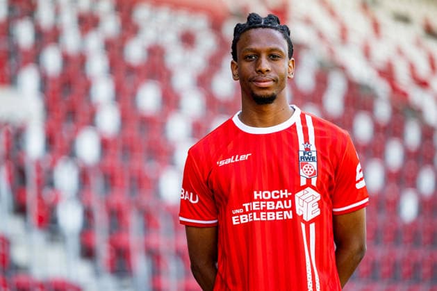 16.07.2026, GER, Fussball, Maenner, Saison 26 27, Regionalliga Nordost, FC Rot-Weiss Erfurt Media Day Presstermin Fototermin Boipelo Mashigo (FC Rot-Weiss Erfurt) 99096 Erfurt Steigerwaldstadion Rasenplatz Thueringen Deutschland *** July 16, 2026, GER, Soccer, Men, Season 26–27, Regionalliga Northeast, FC Rot-Weiss Erfurt Media Day Press Conference Photo Op Boipelo Mashigo FC Rot-Weiss Erfurt 99096 Erfurt Steigerwaldstadion Grass Field Thuringia Germany