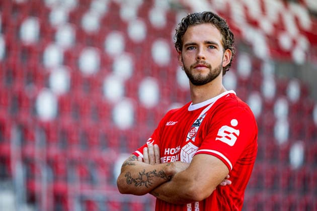 16.07.2026, GER, Fussball, Maenner, Saison 26 27, Regionalliga Nordost, FC Rot-Weiss Erfurt Media Day Presstermin Fototermin Luca Kerkemeyer (FC Rot-Weiss Erfurt) 99096 Erfurt Steigerwaldstadion Rasenplatz Thueringen Deutschland *** July 16, 2026, GER, Soccer, Men, Season 26–27, Regionalliga Northeast, FC Rot-Weiss Erfurt Media Day Press Conference Photo Op Luca Kerkemeyer FC Rot-Weiss Erfurt 99096 Erfurt Steigerwaldstadion Grass Field Thuringia Germany