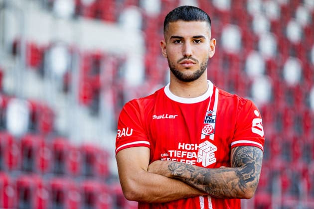 16.07.2026, GER, Fussball, Maenner, Saison 26 27, Regionalliga Nordost, FC Rot-Weiss Erfurt Media Day Presstermin Fototermin Sofiane Ikene (FC Rot-Weiss Erfurt) 99096 Erfurt Steigerwaldstadion Rasenplatz Thueringen Deutschland *** July 16, 2026, GER, Soccer, Men, Season 26–27, Regionalliga Northeast, FC Rot-Weiss Erfurt Media Day Press Conference Photo Op Sofiane Ikene FC Rot-Weiss Erfurt 99096 Erfurt Steigerwaldstadion Grass Field Thuringia Germany