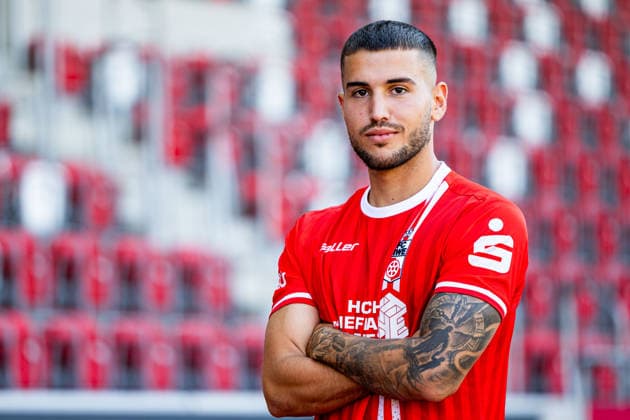16.07.2026, GER, Fussball, Maenner, Saison 26 27, Regionalliga Nordost, FC Rot-Weiss Erfurt Media Day Presstermin Fototermin Sofiane Ikene (FC Rot-Weiss Erfurt) 99096 Erfurt Steigerwaldstadion Rasenplatz Thueringen Deutschland *** July 16, 2026, GER, Soccer, Men, Season 26–27, Regionalliga Northeast, FC Rot-Weiss Erfurt Media Day Press Conference Photo Op Sofiane Ikene FC Rot-Weiss Erfurt 99096 Erfurt Steigerwaldstadion Grass Field Thuringia Germany