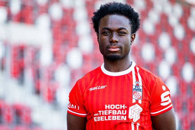 16.07.2026, GER, Fussball, Maenner, Saison 26 27, Regionalliga Nordost, FC Rot-Weiss Erfurt Media Day Presstermin Fototermin Phillip Aboagye (FC Rot-Weiss Erfurt) 99096 Erfurt Steigerwaldstadion Rasenplatz Thueringen Deutschland *** July 16, 2026, GER, Soccer, Men, Season 26–27, Regionalliga Northeast, FC Rot-Weiss Erfurt Media Day Press Conference Photo Op Phillip Aboagye FC Rot-Weiss Erfurt 99096 Erfurt Steigerwaldstadion Grass Field Thuringia Germany