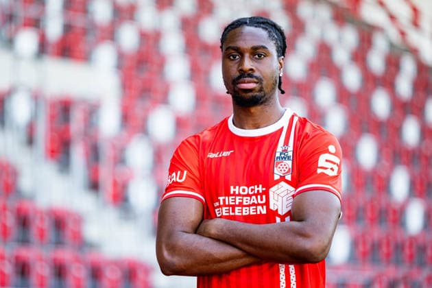 16.07.2026, GER, Fussball, Maenner, Saison 26 27, Regionalliga Nordost, FC Rot-Weiss Erfurt Media Day Presstermin Fototermin Maxime Aglago Awoudja (FC Rot-Weiss Erfurt) 99096 Erfurt Steigerwaldstadion Rasenplatz Thueringen Deutschland *** July 16, 2026, GER, Soccer, Men, Season 26–27, Regionalliga Northeast, FC Rot Weiss Erfurt Media Day Press Conference Photo Op Maxime Aglago Awoudja FC Rot Weiss Erfurt 99096 Erfurt Steigerwaldstadion Grass Field Thuringia Germany