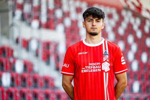 16.07.2026, GER, Fussball, Maenner, Saison 26 27, Regionalliga Nordost, FC Rot-Weiss Erfurt Media Day Presstermin Fototermin Dustin Forkel (FC Rot-Weiss Erfurt) 99096 Erfurt Steigerwaldstadion Rasenplatz Thueringen Deutschland *** July 16, 2026, GER, Soccer, Men, Season 26–27, Regionalliga Northeast, FC Rot-Weiss Erfurt Media Day Press Conference Photo Op Dustin Forkel FC Rot-Weiss Erfurt 99096 Erfurt Steigerwaldstadion Grass Field Thuringia Germany