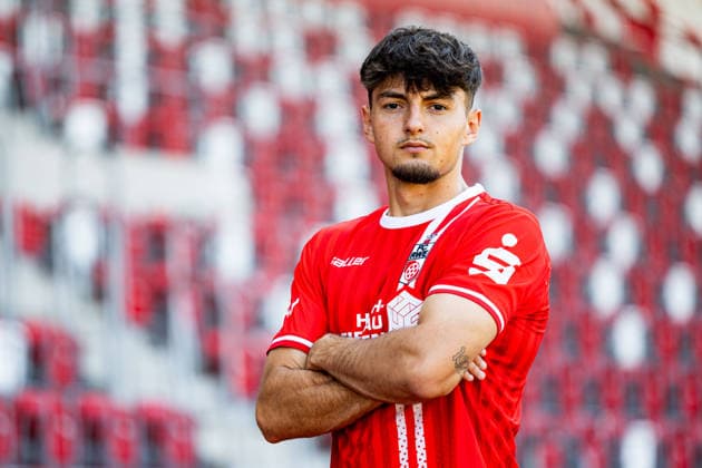 16.07.2026, GER, Fussball, Maenner, Saison 26 27, Regionalliga Nordost, FC Rot-Weiss Erfurt Media Day Presstermin Fototermin Dustin Forkel (FC Rot-Weiss Erfurt) 99096 Erfurt Steigerwaldstadion Rasenplatz Thueringen Deutschland *** July 16, 2026, GER, Soccer, Men, Season 26–27, Regionalliga Northeast, FC Rot-Weiss Erfurt Media Day Press Conference Photo Op Dustin Forkel FC Rot-Weiss Erfurt 99096 Erfurt Steigerwaldstadion Grass Field Thuringia Germany