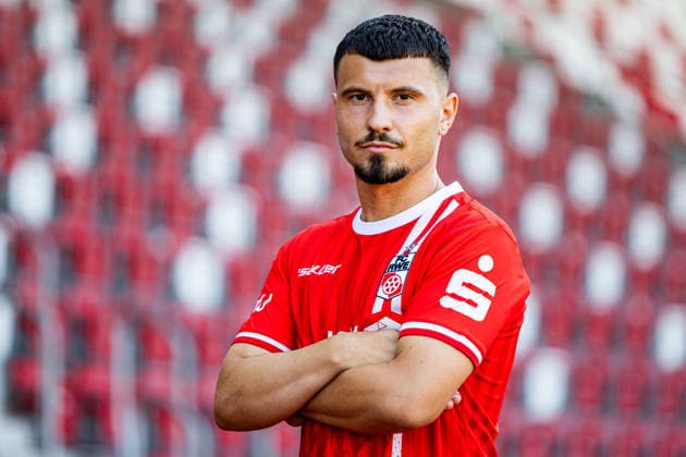 16.07.2026, GER, Fussball, Maenner, Saison 26 27, Regionalliga Nordost, FC Rot-Weiss Erfurt Media Day Presstermin Fototermin Stanislav Fehler (FC Rot-Weiss Erfurt) 99096 Erfurt Steigerwaldstadion Rasenplatz Thueringen Deutschland *** July 16, 2026, GER, Soccer, Men, Season 26–27, Regionalliga Northeast, FC Rot-Weiss Erfurt Media Day Press Conference Photo Op Stanislav Fehler FC Rot-Weiss Erfurt 99096 Erfurt Steigerwaldstadion Grass Field Thuringia Germany