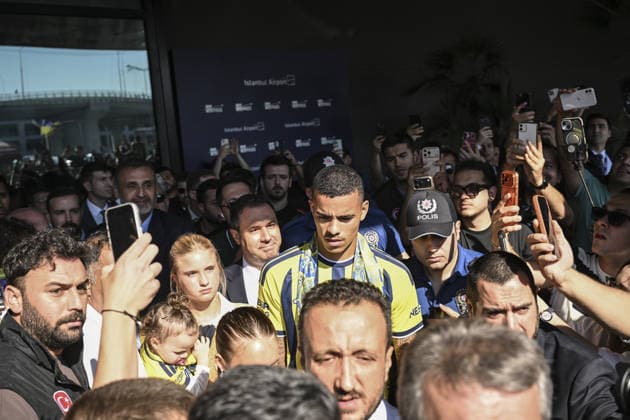 Mason Greenwood arrives in Istanbul after joining Fenerbahce ISTANBUL, TURKIYE - JULY 16: Footballer Mason Greenwood, who has joined Fenerbahce from French club Olympique de Marseille, arrives in Istanbul, Turkiye, on July 16, 2026. Murat Sengul Anadolu Istanbul Turkey. Editorial use only. Please get in touch for any other usage.  Copyright: x2026xAnadoluxMuratxSengulx