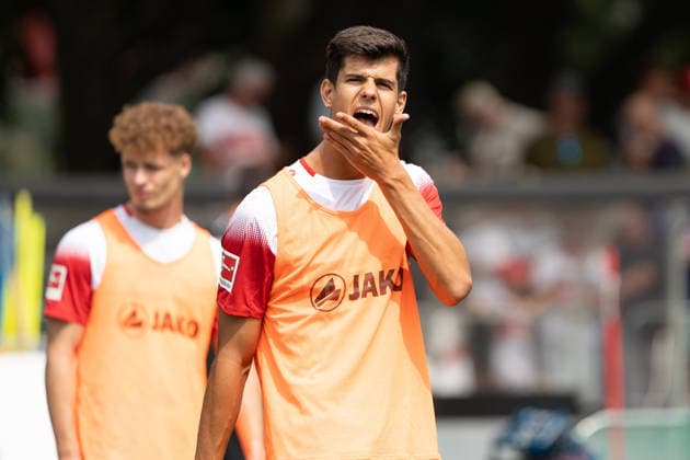 Chema Andrés, VfB Stuttgart, 30, GER, VfB Stuttgart, soccer, Bundesliga 1, start of training, public training session, 2026–2027 season, July 16, 2026, DFL regulations prohibit any use of photographs as image sequences and or quasi-video, GER, VfB Stuttgart, soccer, Bundesliga 1, start of training, public training, 2026–2027 season, July 16, 2026, Stuttgart Copyright: xEibner-Pressefoto EdwardxCheungx EP_ECG
