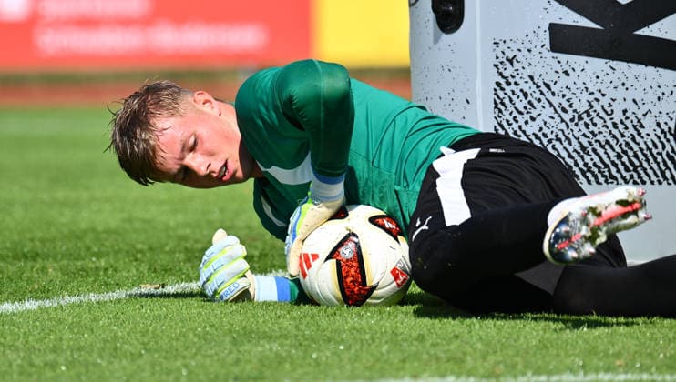 16.07.2026 - Fussball - 2. Bundesliga - Saison 2026 2027 - SpVgg Greuther Fürth Fuerth - Trainingslager Bad Wörishofen - - xwoxzix - Florian Hellstern (1, SpVgg Greuther Fürth ) *** July 16, 2026 Soccer 2. Bundesliga 2026–2027 Season SpVgg Greuther Fürth Fürth Training Camp in Bad Wörishofen xwoxzix Florian Hellstern 1, SpVgg Greuther Fürth
