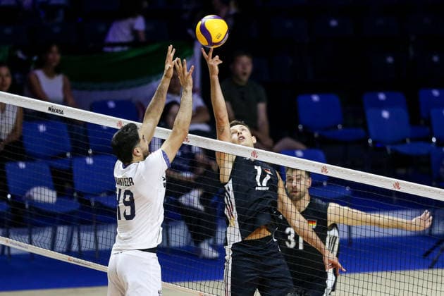 Iran v Germany - Men s Volleyball Nations League BELGRADE, SERBIA - JULY 16: J. Zimmermann (17) of Germany in action against M. Sharifi (49) of Iran during the Men s Volleyball Nations League match between Iran and Germany in Belgrade, Serbia on July 16, 2026. Filip Stevanovic Anadolu Belgrade Serbia. Editorial use only. Please get in touch for any other usage.  Copyright: x2026xAnadoluxFilipxStevanovicx