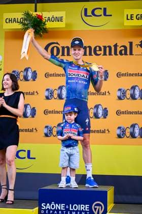 Tour de France 2026 Stage 12 CHALON-SUR-SAONE, FRANCE - JULY 16 : Merlier Tim (BEL) of Soudal Quick Step on the podium with his kid during stage 12 of the 113rd edition of Tour de France an UCI World Tour 2.UWT cycling road race stage for Men Elite of 181 km with start in Circuit Nevers Magny-Cours and finish in Chalon-sur-Saone on July 16, 2026 in Chalon-sur-Saone, France, 16 07 2026 Chalon-sur-Saone France  Copyright: xTomasxSiskx