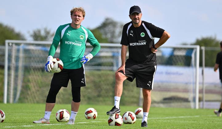 16.07.2026 - Fussball - 2. Bundesliga - Saison 2026 2027 - SpVgg Greuther Fürth Fuerth - Trainingslager Bad Wörishofen - - xwoxzix - Silas Prüfrock (43, SpVgg Greuther Fürth ) Frank Kackert (Torwarttrainer SpVgg Greuther Fürth ) *** July 16, 2026 Soccer 2. Bundesliga 2026–2027 Season SpVgg Greuther Fürth Fürth Training Camp Bad Wörishofen xwoxzix Silas Prüfrock 43, SpVgg Greuther Fürth Frank Kackert Goalkeeper Coach, SpVgg Greuther Fürth