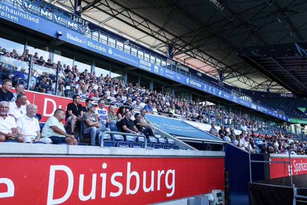 Fussball, 3.Liga Saison 2026 2027 Außerordentliche Mitgliederversammlung MSV Duisburg 16.07.2026, schauinsland-reisen-arena Mitflieder im Stadion Duisburg schauinsland-reisen-arena Nordrhein-Westfalen Deutschland *** Sports, Soccer, 3rd Division, 2026–2027 Season; MSV Duisburg Extraordinary General Meeting, July 16, 2026, Schauinsland Reisen Arena; Fans at the stadium in Duisburg, Schauinsland Reisen Arena, North Rhine-Westphalia, Germany