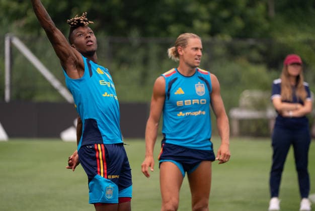 Spain trains under Canadian wildfire smoke ahead of FIFA World Cup, WM, Weltmeisterschaft, Fussball Final EAST HANOVER, NEW JERSEY, UNITED STATES - JULY 16: Players of Spanish national team, Nationalteam take part in training session for the 2026 FIFA World Cup final against Argentina at the Gotham Training Facility in New Jersey on July 16, 2026. Lamine Yamal and Pedro Porro took part in light individual stretching during the open portion of training instead of the team s passing drills. Spain trained under hazy skies as smoke from ongoing Canadian wildfires reduced air quality and visibility across the New York metropolitan area ahead of Sunday s final at New York New Jersey Stadium. Lokman Vural Elibol Anadolu New Jersey United States. Editorial use only. Please get in touch for any other usage.  Copyright: x2026xAnadoluxLokmanxVuralxElibolx