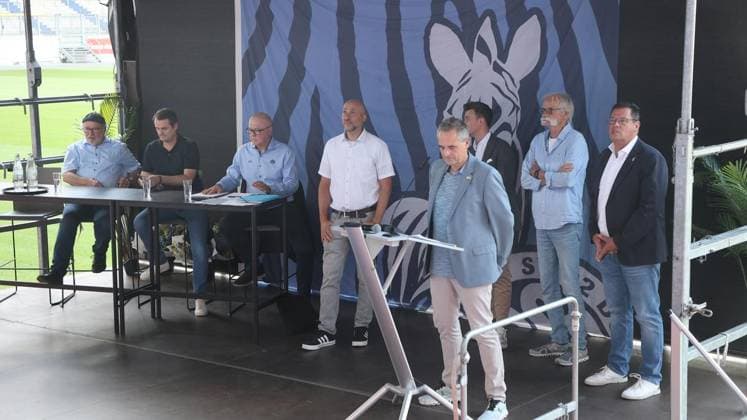 MSV Duisburg Mitgliederversammlung in der Schauinslandreisen-Arena in Duisburg ** NUR FÜR REDAKTIONELLE ZWECKE ** EDITORIAL USE ONLY **<p>MSV Duisburg Mitgliederversammlung am Donnerstag den 16.Juli 2026 in der Schauinslandreisen-Arena in Duisburg Foto : Frank Oppitz FUNKE Foto Services< p> Deutschland NRW Duisburg Copyright: FrankxOppitz *** MSV Duisburg General Meeting at the Schauinslandreisen Arena in Duisburg ** FOR EDITORIAL USE ONLY ** EDITORIAL USE ONLY ** p MSV Duisburg General Meeting on Thursday, July 16, 2026, at the Schauinslandreisen Arena in Duisburg Photo by Frank Oppitz, FUNKE Photo Services p Sport Germany, North Rhine-Westphalia, Duisburg Copyright FrankxOppitz Copyright: FrankxOppitz doc86qsp54lxrp18ryo6tt9 ,EDITORIAL USE ONLY