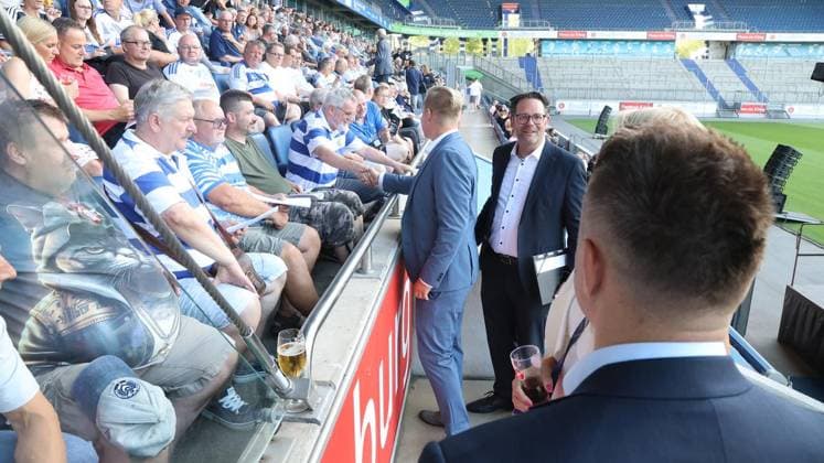 MSV Duisburg Mitgliederversammlung in der Schauinslandreisen-Arena in Duisburg ** NUR FÜR REDAKTIONELLE ZWECKE ** EDITORIAL USE ONLY **<p>MSV Duisburg Mitgliederversammlung am Donnerstag den 16.Juli 2026 in der Schauinslandreisen-Arena in Duisburg Foto : Frank Oppitz FUNKE Foto Services< p> Deutschland NRW Duisburg Copyright: FrankxOppitz *** MSV Duisburg General Meeting at the Schauinslandreisen Arena in Duisburg ** FOR EDITORIAL USE ONLY ** EDITORIAL USE ONLY ** p MSV Duisburg General Meeting on Thursday, July 16, 2026, at the Schauinslandreisen Arena in Duisburg Photo by Frank Oppitz, FUNKE Photo Services p Sport Germany, North Rhine-Westphalia, Duisburg Copyright FrankxOppitz Copyright: FrankxOppitz doc86qsp4dfq2qep6awu4u ,EDITORIAL USE ONLY