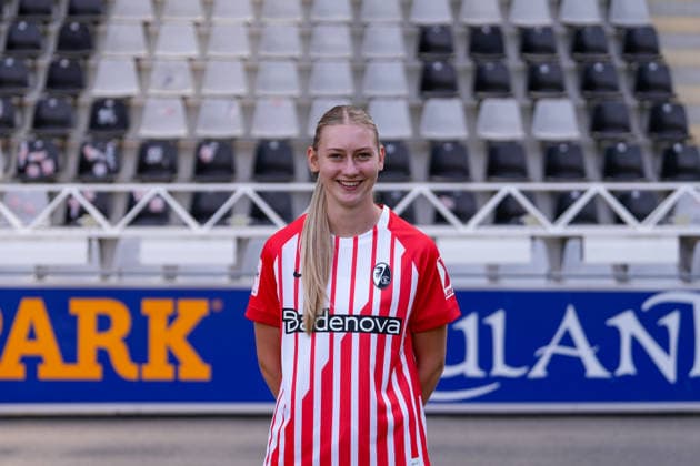 Weena Simmen; SC Freiburg; 1.BL Frauen, Porträttermin 2026 2027 Freiburg Dreisamstadion Baden-Wuerttemberg Deutschland *** Weena Simmen, SC Freiburg 1, Women s Bundesliga, Photo Shoot 2026–2027, Freiburg, Dreisamstadion, Baden-Württemberg, Germany Copyright: xAA STEINSIEK.CHx