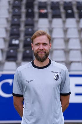 Dominik Bergdorf; SC Freiburg; 1.BL Frauen, Porträttermin 2026 2027 Freiburg Dreisamstadion Baden-Wuerttemberg Deutschland *** Dominik Bergdorf, SC Freiburg 1, Women s Bundesliga, Photo Shoot 2026–2027, Freiburg, Dreisamstadion, Baden-Württemberg, Germany Copyright: xAA STEINSIEK.CHx