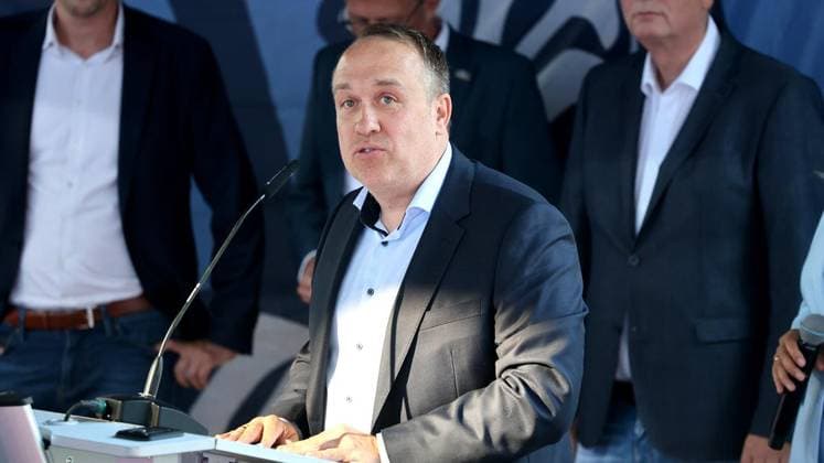 MSV Duisburg Mitgliederversammlung in der Schauinslandreisen-Arena in Duisburg ** NUR FÜR REDAKTIONELLE ZWECKE ** EDITORIAL USE ONLY **<p>MSV Duisburg Mitgliederversammlung am Donnerstag den 16.Juli 2026 in der Schauinslandreisen-Arena in Duisburg Foto : Frank Oppitz FUNKE Foto Services< p> Deutschland NRW Duisburg Copyright: FrankxOppitz *** MSV Duisburg General Meeting at the Schauinslandreisen Arena in Duisburg ** FOR EDITORIAL USE ONLY ** EDITORIAL USE ONLY ** p MSV Duisburg General Meeting on Thursday, July 16, 2026, at the Schauinslandreisen Arena in Duisburg Photo by Frank Oppitz, FUNKE Photo Services p Sport Germany, North Rhine-Westphalia, Duisburg Copyright FrankxOppitz Copyright: FrankxOppitz doc86qt04r2iirvbhhh17si ,EDITORIAL USE ONLY