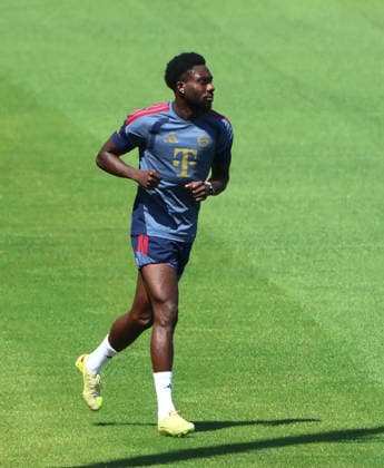 16.07.2026, FC Bayern Training , Saebenerstrasse Muenchen, Fussball, im Bild: Alphons Davies (FC Bayern Muenchen) *** July 16, 2026, FC Bayern Training, Saebenerstrasse, Munich, Soccer, Sports, Pictured: Alphons Davies, FC Bayern Munich