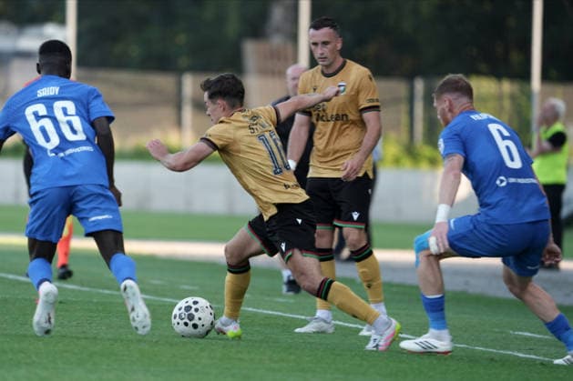 RFS vs Glentoran FC Soccer, RÄ«ga, Latvia, 16.07.2026, football, soccer Jordan Stewart of Glentoran in action during the UEFA Europa Conference League qualifying round game between Latvia™s FK RFS and Northern Ireland™s Glentoran FC in Riga, Latvia 16.07.2026. Photo: Roman Koksarov (RKF) RÄ«ga Latvia Copyright: xRomanxKoksarovx RKV09695.JPG