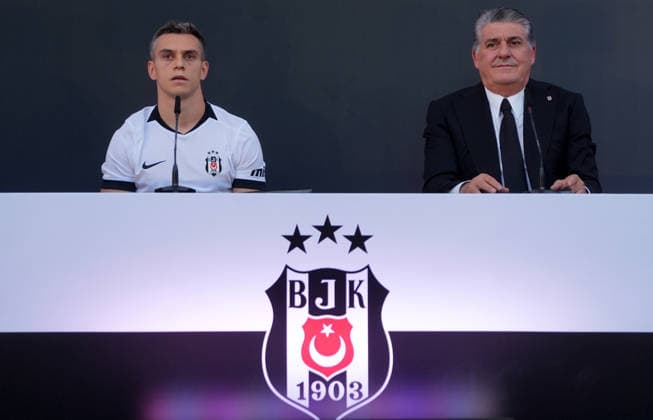 Belgian winger Leandro Trossard officially joins Besiktas from Arsenal ISTANBUL, TURKIYE - JULY 16: Belgian winger Leandro Trossard, who signed a 3+1 year contract with Besiktas from English club Arsenal, signs his contract during a signing ceremony held with fans in Istanbul, Turkiye on July 16, 2026. Besiktas Club President Serdal Adali (R) also attended the signing ceremony. Islam Yakut Anadolu Istanbul Turkey. Editorial use only. Please get in touch for any other usage.  Copyright: x2026xAnadoluxIslamxYakutx